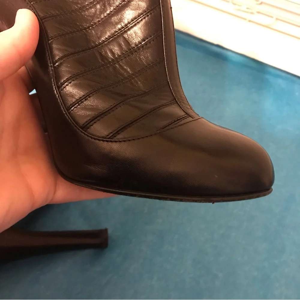 Chanel 2006 Paris New York quilted black ankle heels 37.5 - Picture 5 of 12